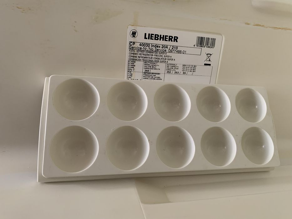 Полочка дверная, лоток/форма для яиц, масленка  холодильника Liebherr Blue Line