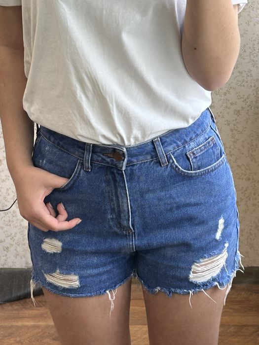 Шорти сині.