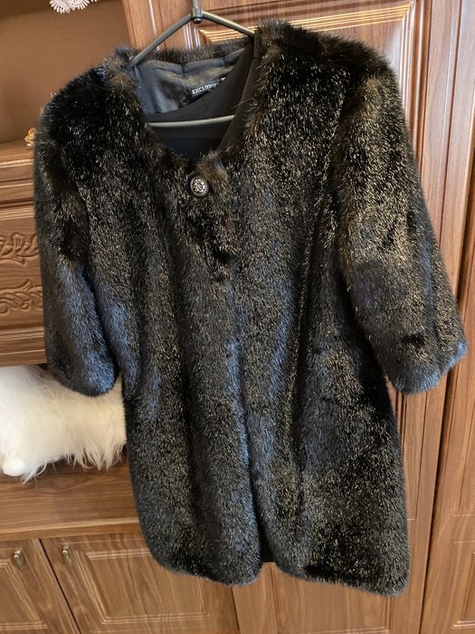 Шубка чорна, шуба