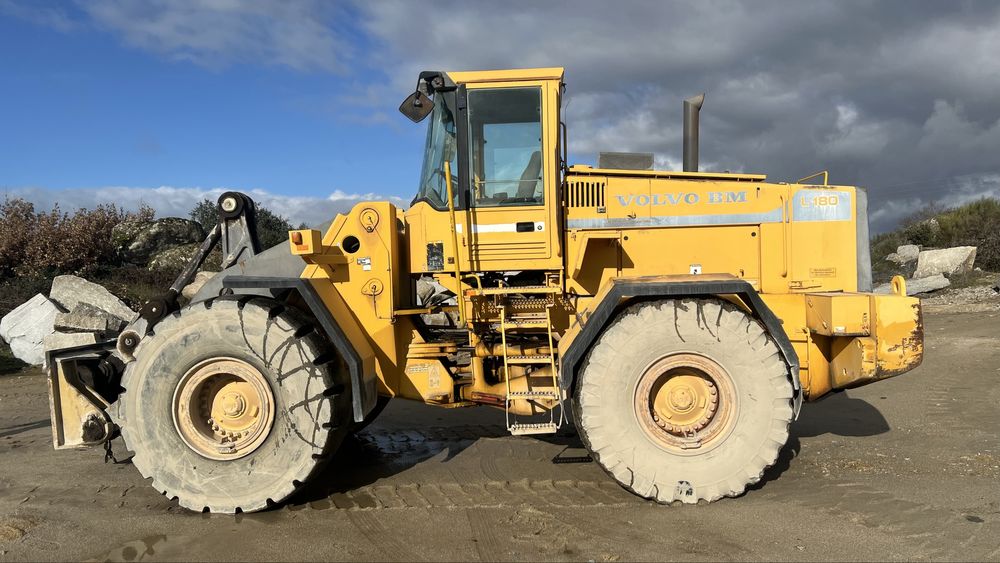 Pá carregadora Volvo BM L180