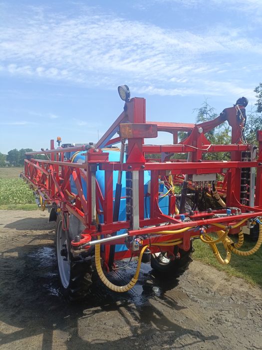 Opryskiwacz polowy biardzki 2200l 15m