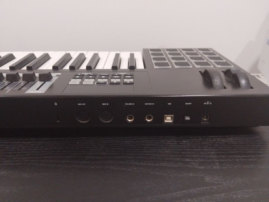 Piano Midi M-Audio Code 61 teclas