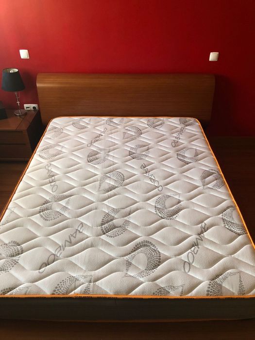 Mobilia de quarto em cerejeira (Sem colchão €280)