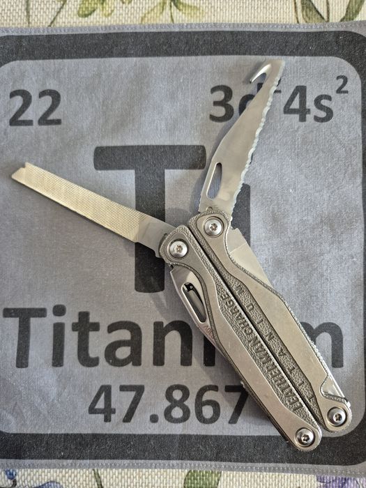 Leatherman Charge, plus mały gratis.