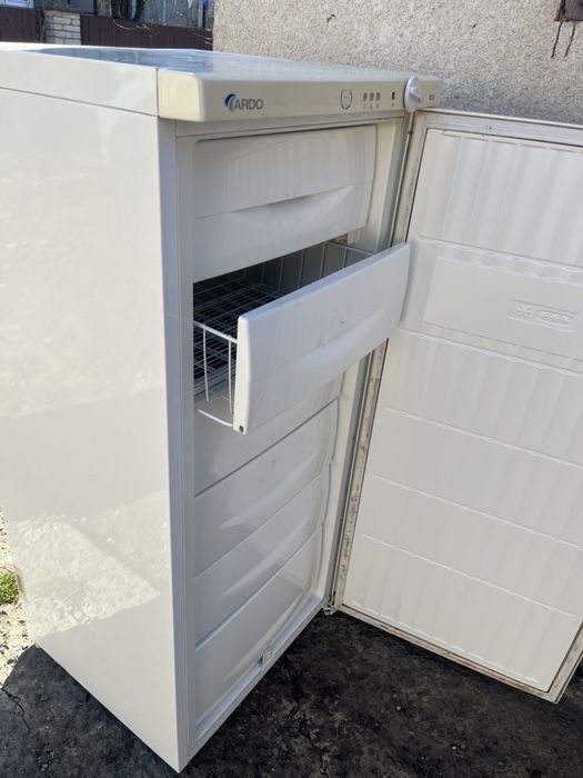 Продаю морозильну камеру