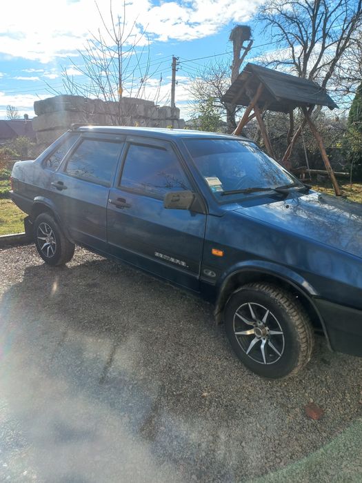 Автомобіль ваз 2199