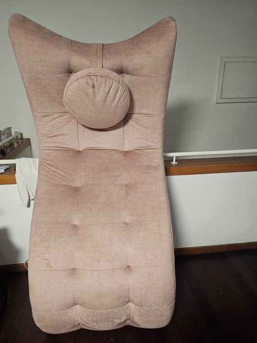 Vendo poltrona em veludo