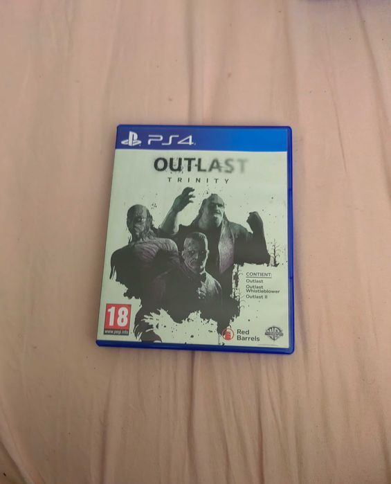 Jogo outlast trinity de ps4