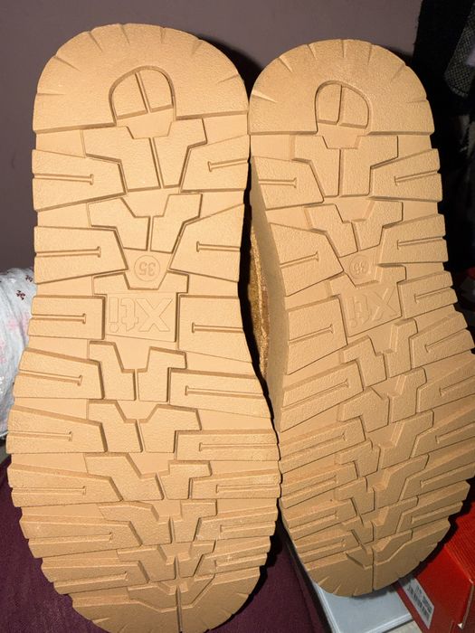 Botas de pelo XTI novas