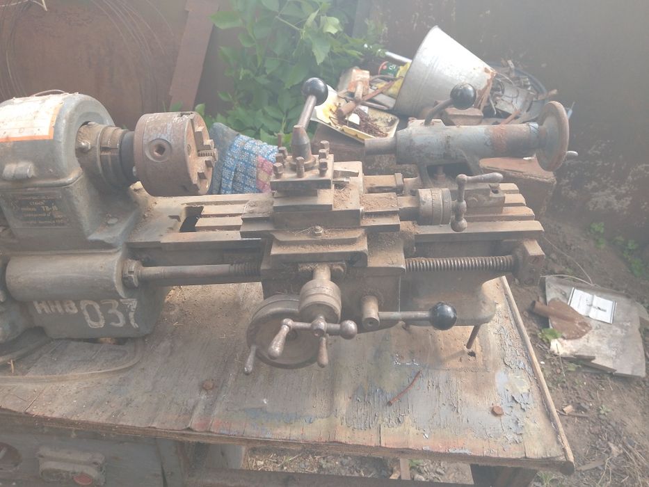 Продам токарный станок маленький