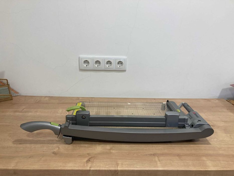 Guilhotina Rexel ClassicCut CL420 | Aço inoxidável