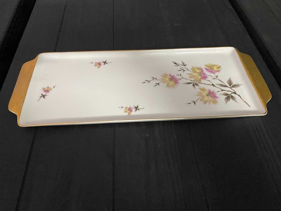 Torteira/Travessa de porcelana Vista Alegre antiga, c/ motivos florais