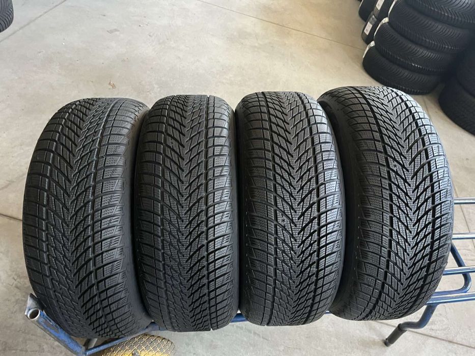 225/55/17 R17 Goodyear Ultra Grip Perfomance 3 4шт зима