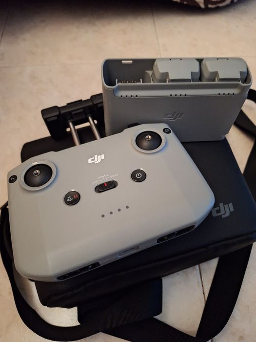 Drone DJI Mini 2 Fly More Combo - Comando, mala e 3 baterias