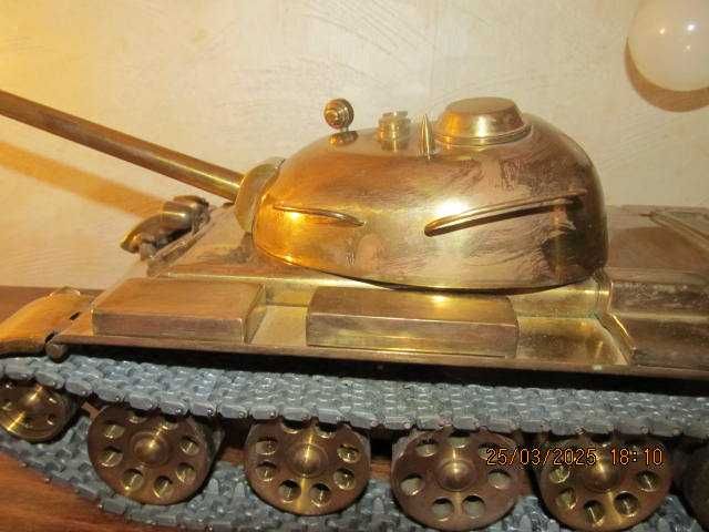 Модель танка Т 55 из латуни