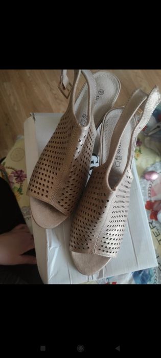 Buty na obcasie  40