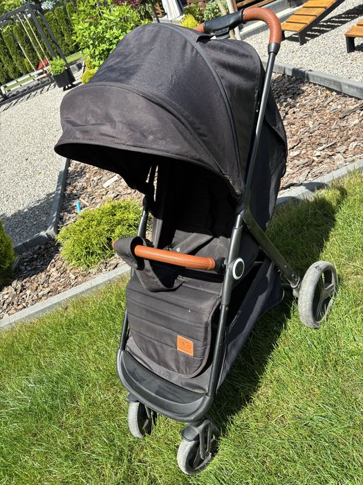 Wózek spacerowy kinderkraft czarny skladany.