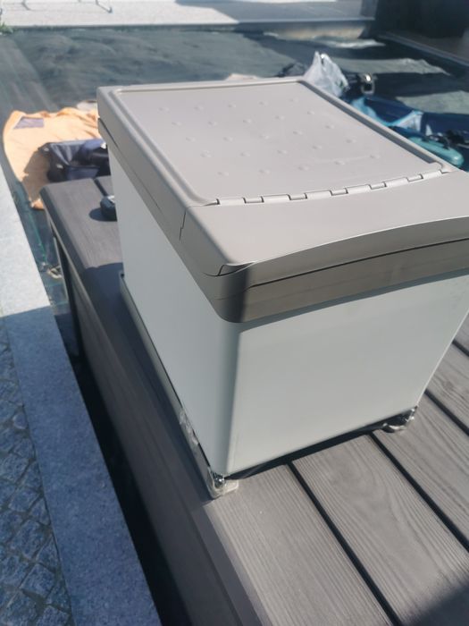 Balde de lixo com abertura automática