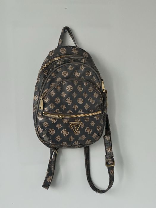 Damski plecak guess brązowy