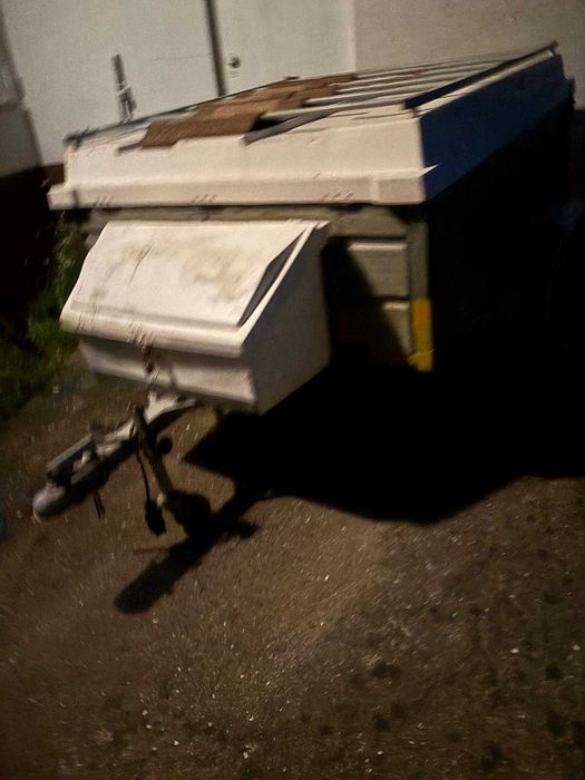 Atrelado para a caça