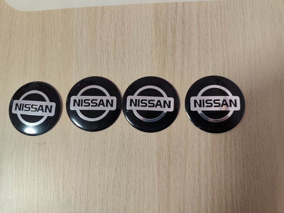 Наклейки на заглушку диска Nissan 60 мм