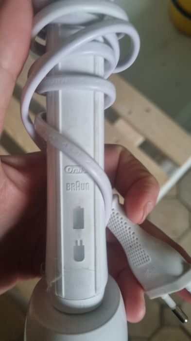 Зубная щетка со сменной головкой