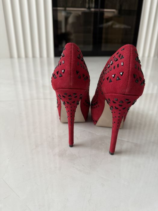 Туфлі Guess. Нові. Розмір 40. Замша/шкіра