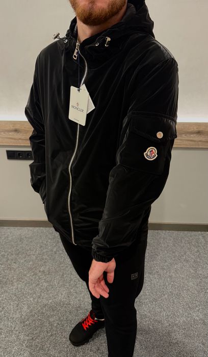 Чоловіча вітровка Moncler