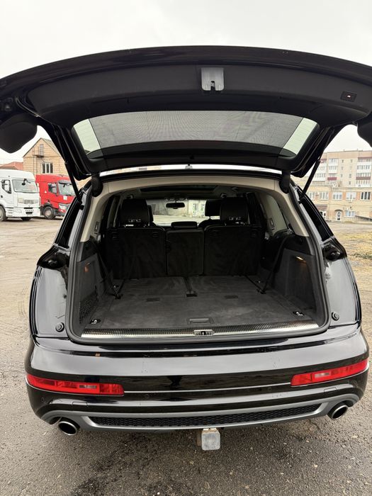 Продаж авто Ауді Q7