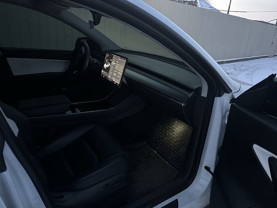 Тесла a Y 2021г.  75 квт.