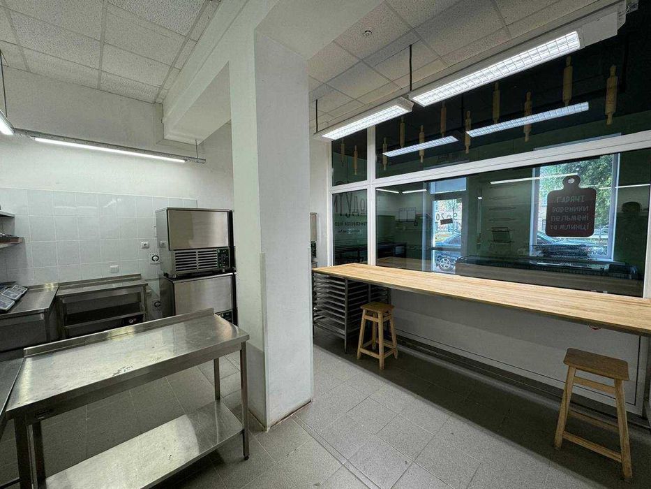 Продаж приміщеня та готового виробництва подуктів харчування