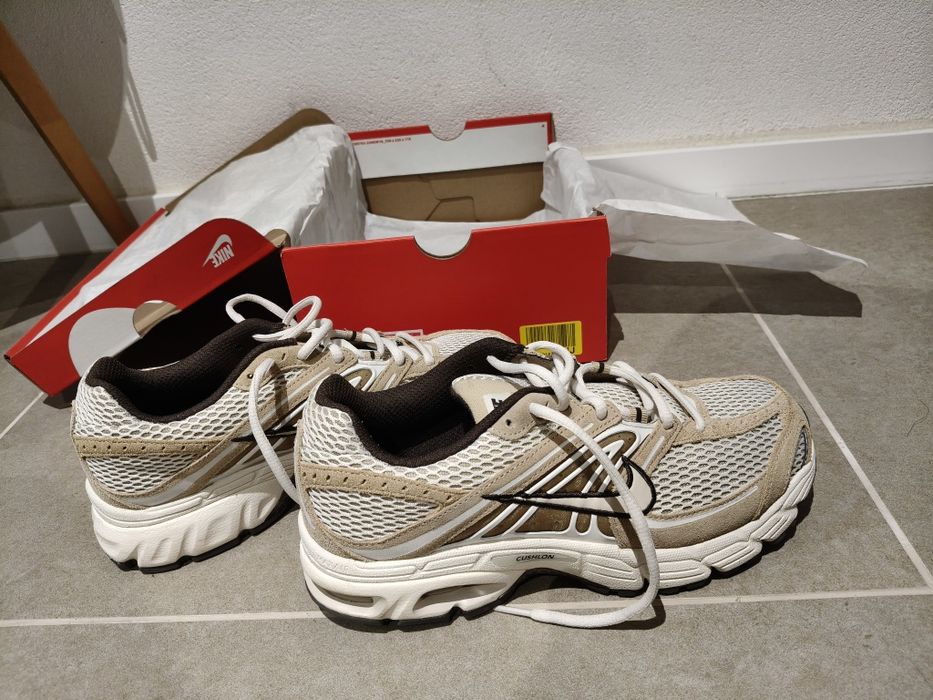 Nike Air Max Moto 2K