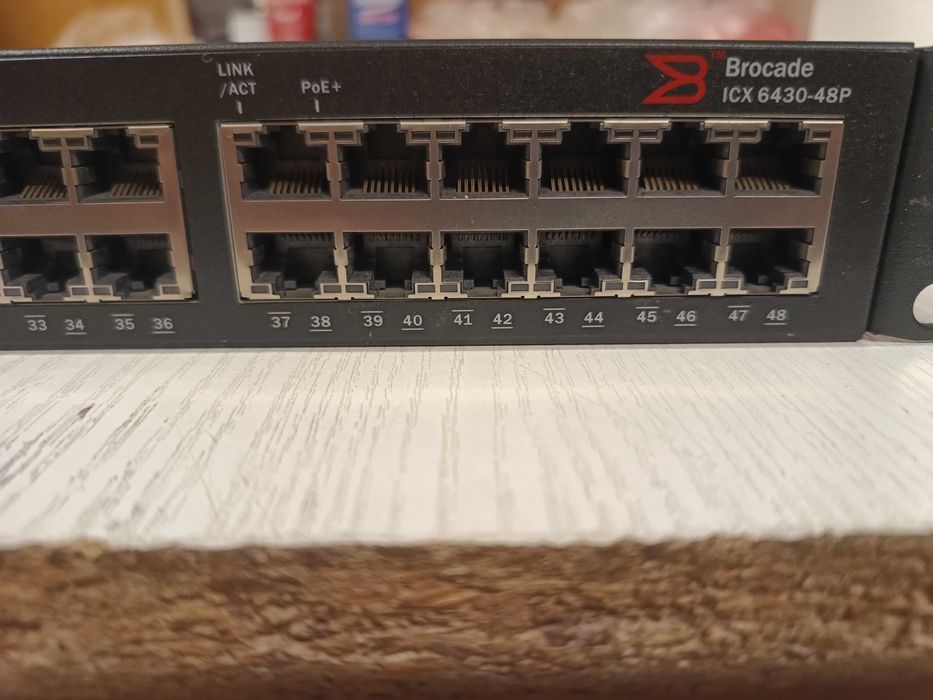 Brocade ICX 6450-48P switch PoE