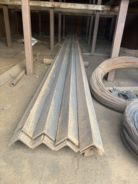 Уголок  металлический 63