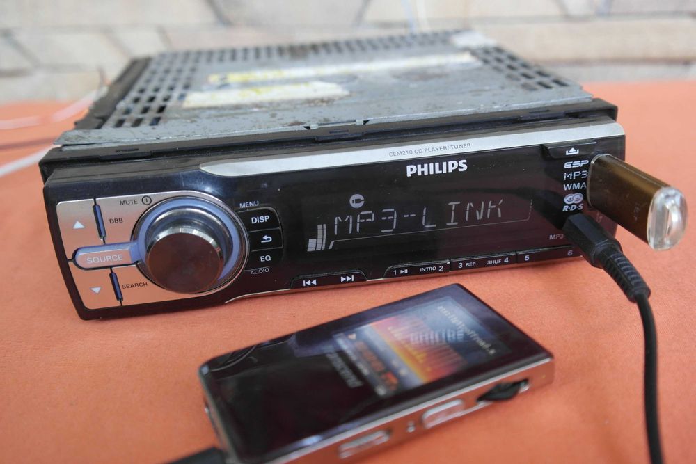 Автомагнитола Philips CEM-210 USB, AUX