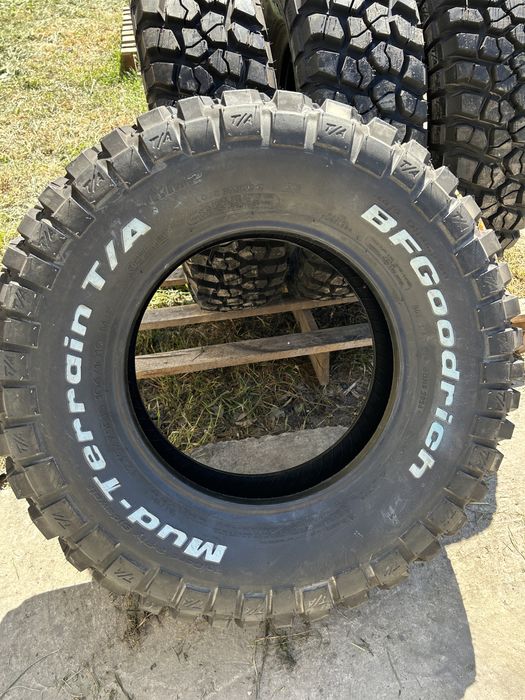 BFGoodrich Mud-Terrain T/A KM2 235/75 R15 104/101Q 4шт