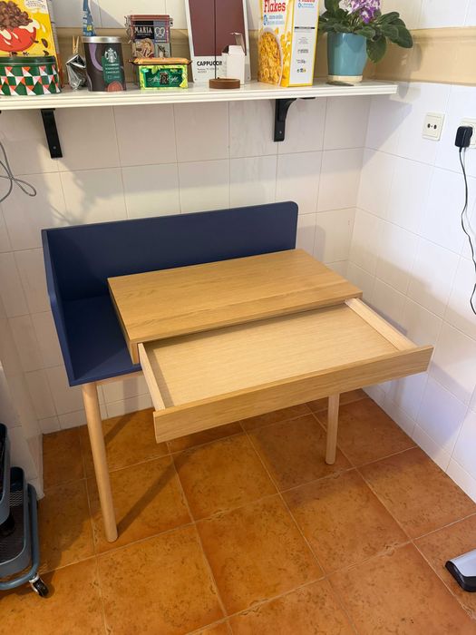 Secretária/Mesa com gaveta