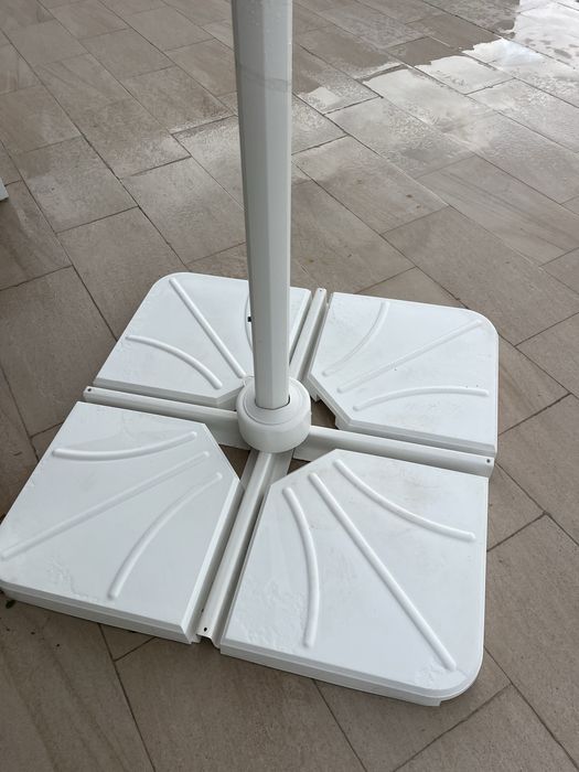 Conjunto jardim com guarda sol