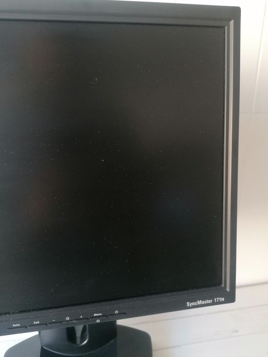 Samsung SyncMaster 171N LCD Monitor, 17 Inches64729523527939122