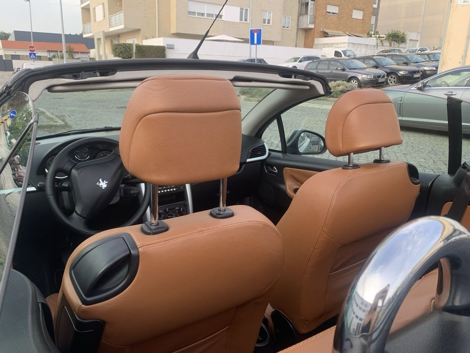 Peugeot 207 CC em bom estado