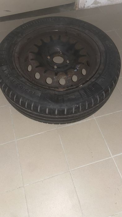Pneus semi novos para desocupar