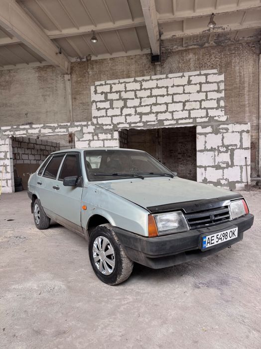 Автомобіль Ваз 2199