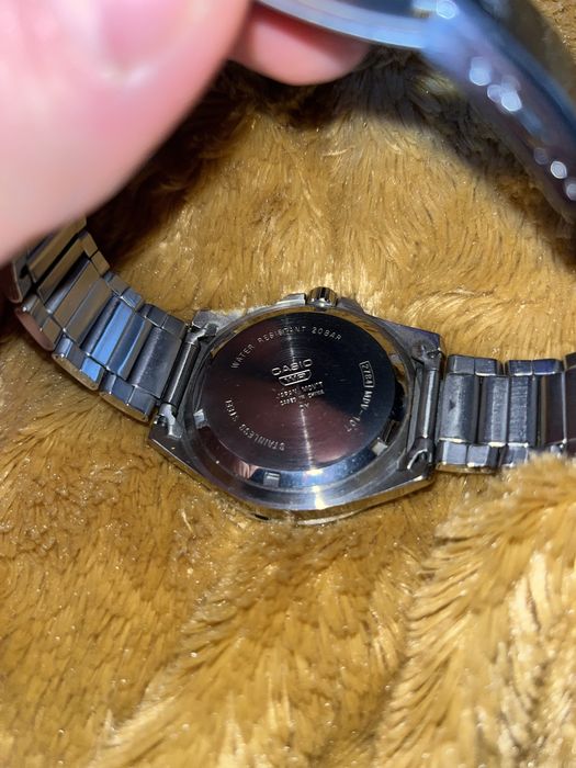 Продам годиник касіо гарний годиник  годинику рік