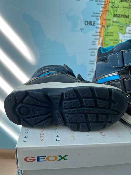 Зимові чоботи дитячі Geox, 26 розмір, водонепроникні, устілка 16,5 см.