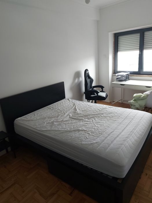 Cama completa IKEA com gavetas e colchão ( transporte grátis Lisboa)