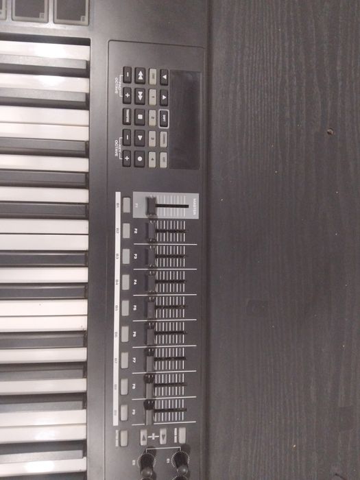Piano Midi M-Audio Code 61 teclas