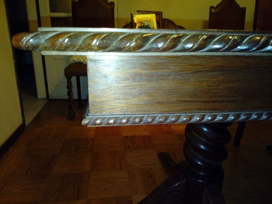 Sala de jantar em madeira maciça