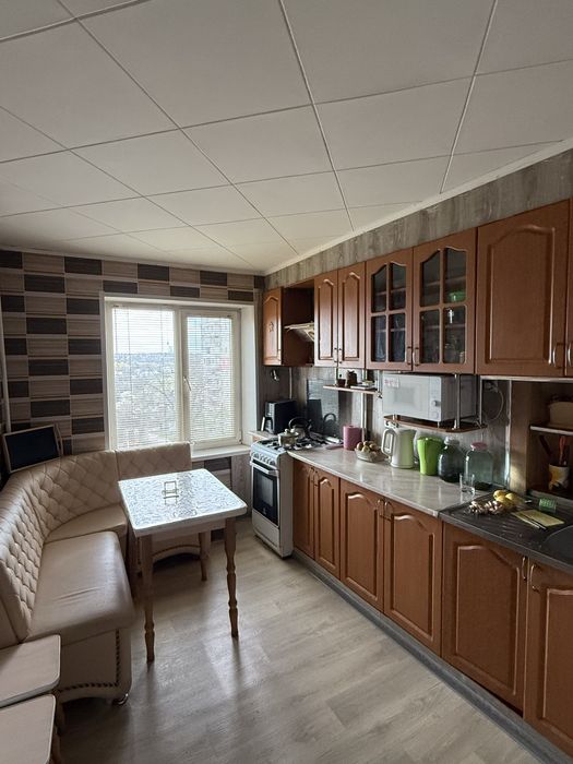 Продам велику 3 кімнатну квартиру