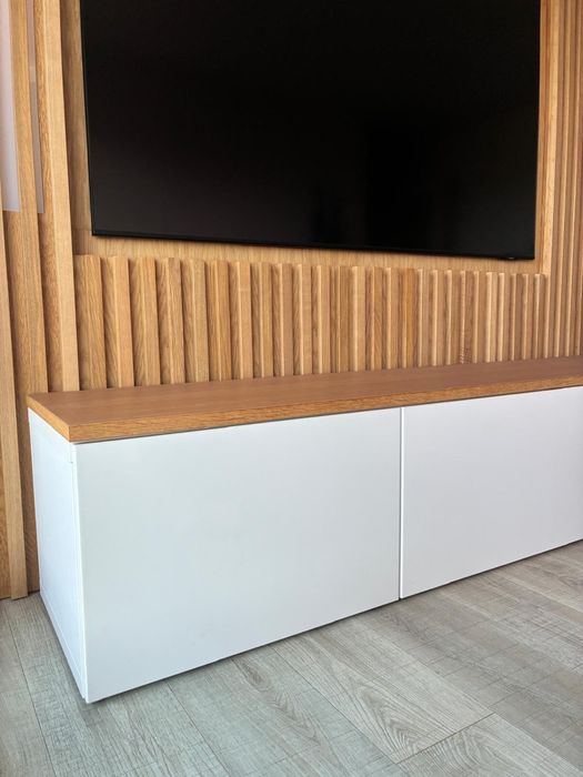 Besta IKEA para TV + tampo de carvalho