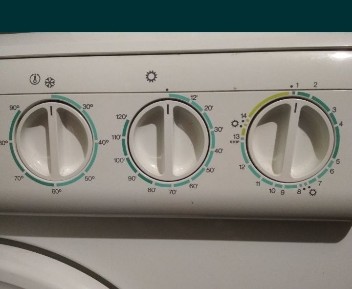 Запчасть На Стиральную Машину Ariston AS 1047 CTX: 350 Грн.